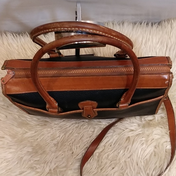 DOONEY & BOURKE VINTAGE CROSSBODY PURSE ONLY - Picture 10 of 17